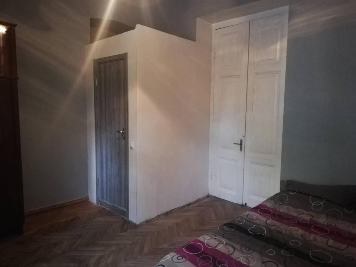 Eka'S Apartment On Marjanishvili Tbilisi Exteriör bild