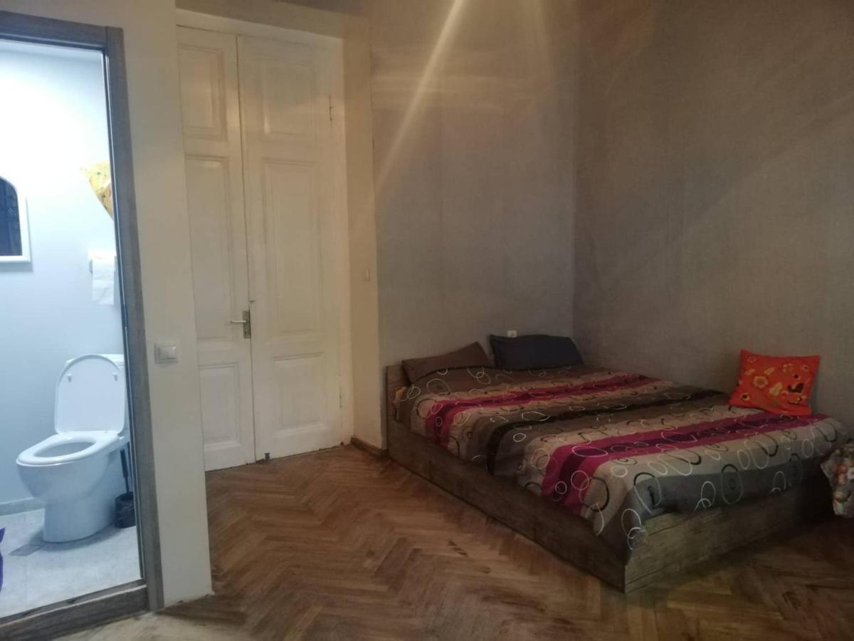 Eka'S Apartment On Marjanishvili Tbilisi Exteriör bild