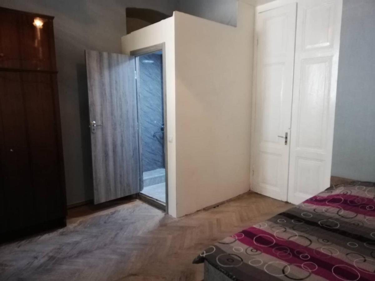 Eka'S Apartment On Marjanishvili Tbilisi Exteriör bild