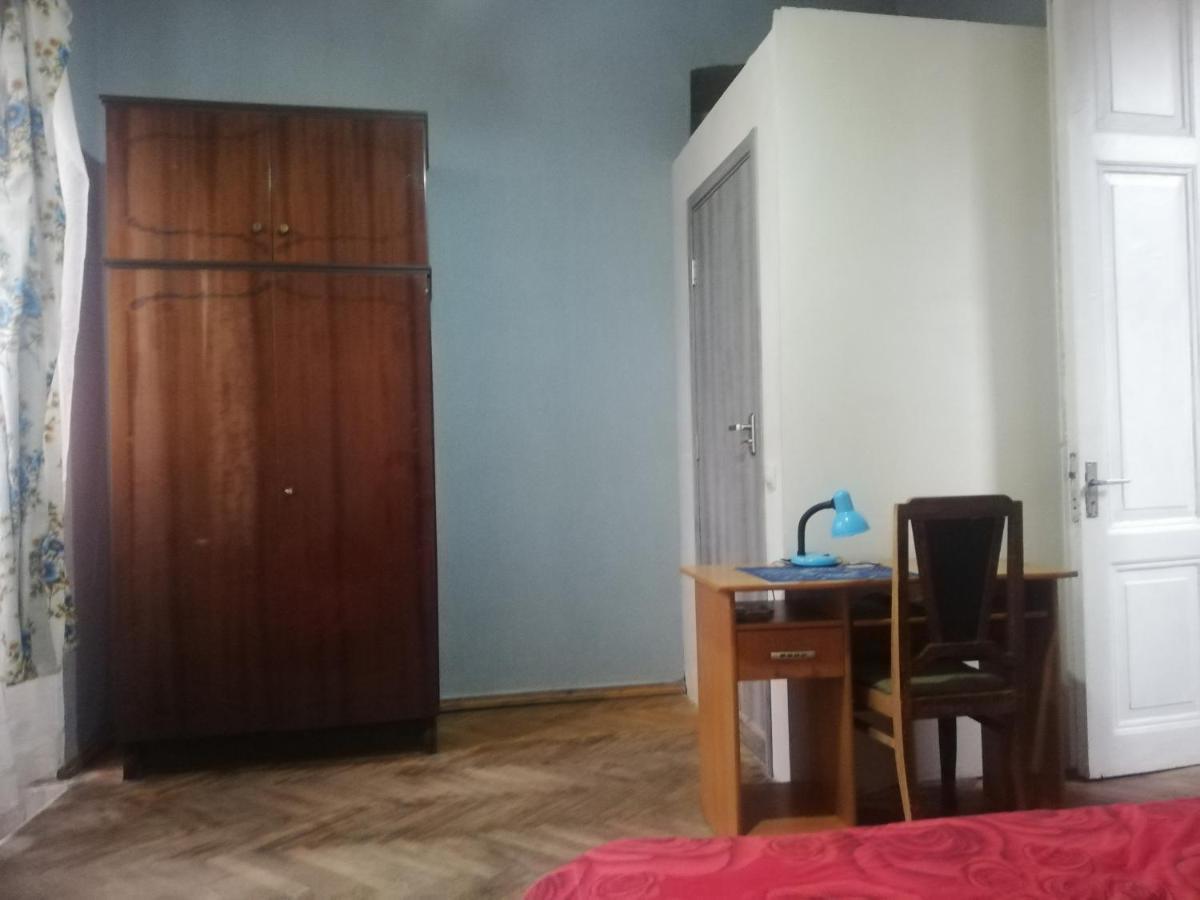 Eka'S Apartment On Marjanishvili Tbilisi Exteriör bild